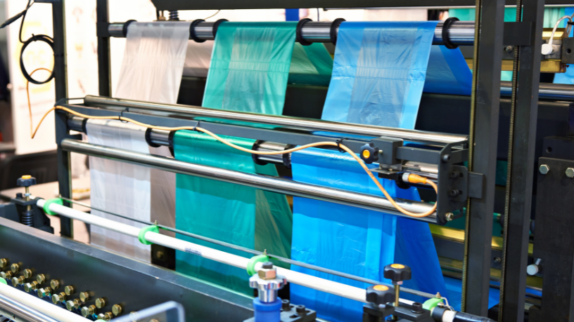 Elias Assum Sabbag Junior mostra como transformar a paixão por tecnologia em sucesso explorando carreiras em ascensão na indústria de plásticos.