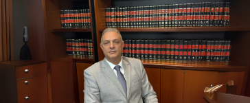 Leonardo Manzan discute os obstáculos jurídicos e políticos na busca por equilíbrio entre autonomia estadual e unidade fiscal.