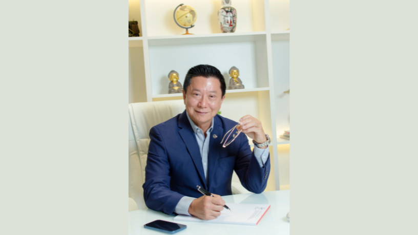 A escolha entre prótese de glúteo x enxerto de gordura depende do resultado desejado e do biotipo, explica Milton Seigi Hayashi.