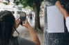 Eleitor registra possível propaganda eleitoral irregular com celular em espaço público